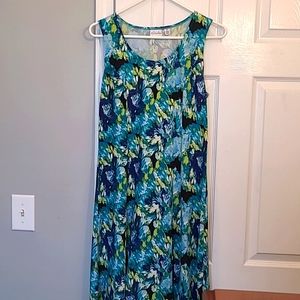 Kim Roger's sleeveless dress| Petiete Medium